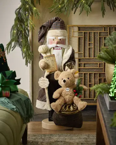 Steinbach x Steiff Giant Steiff Santa Nutcracker | Thumbnail 2 Steinbach x Steiff Giant Steiff Santa Nutcracker | Thumbnail 2