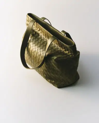 Bottega Veneta Men's Small Intrecciato Leather Zipped Tote Bag | Thumbnail 4 Bottega Veneta Men's Small Intrecciato Leather Zipped Tote Bag | Thumbnail 4