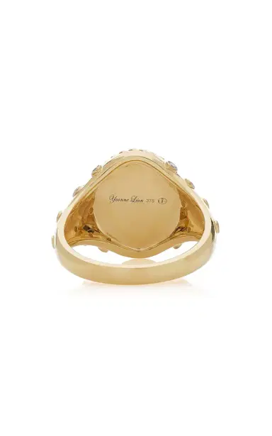 Yvonne Léon Oval Dotted Diamond Signet Ring | Thumbnail 5 Yvonne Léon Oval Dotted Diamond Signet Ring | Thumbnail 5