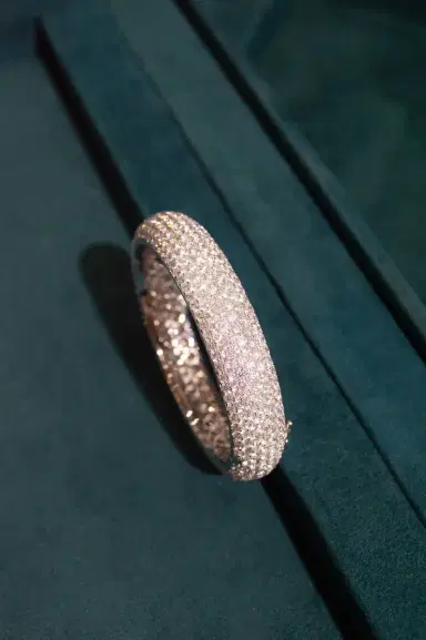 Wish Fine Jewelry 27.19ct Diamond 18K Gold Bangle Bracelet | Thumbnail 2 Wish Fine Jewelry 27.19ct Diamond 18K Gold Bangle Bracelet | Thumbnail 2