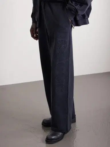 Vetements Straight-Leg Logo-Embroidered Cotton-Jersey Sweatpants - Men | Thumbnail 5 Vetements Straight-Leg Logo-Embroidered Cotton-Jersey Sweatpants - Men | Thumbnail 5