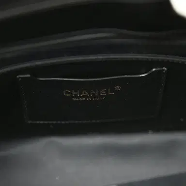 Chanel Chanel Large Flap Bag Beige Raffia and Black Lambskin Light Gold Hardware | Thumbnail 10 Chanel Chanel Large Flap Bag Beige Raffia and Black Lambskin Light Gold Hardware | Thumbnail 10