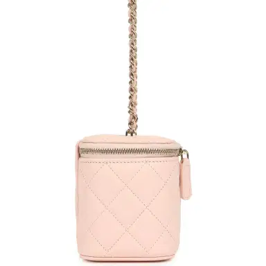 Chanel Chanel Small Classic Vanity Case Light Pink Shiny Caviar Light Gold Hardware | Thumbnail 5 Chanel Chanel Small Classic Vanity Case Light Pink Shiny Caviar Light Gold Hardware | Thumbnail 5