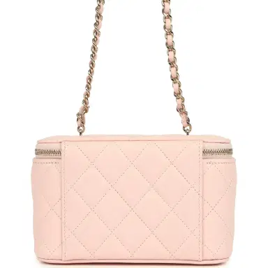 Chanel Chanel Small Classic Vanity Case Light Pink Shiny Caviar Light Gold Hardware | Thumbnail 6 Chanel Chanel Small Classic Vanity Case Light Pink Shiny Caviar Light Gold Hardware | Thumbnail 6