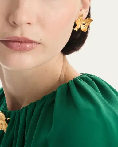 Oscar de la Renta Cyclamen Small Stud Earrings, Gold | Thumbnail 2 Oscar de la Renta Cyclamen Small Stud Earrings, Gold | Thumbnail 2
