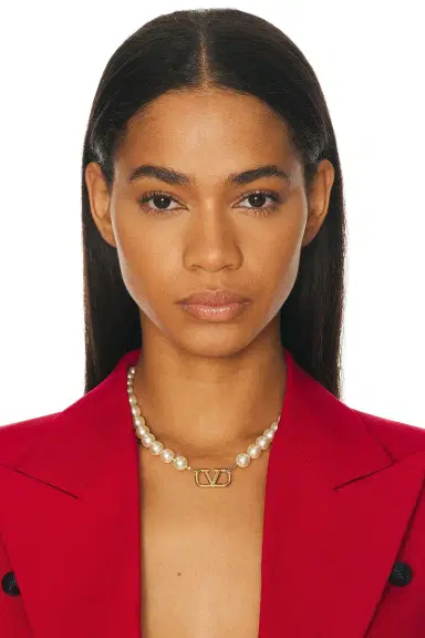 Valentino Garavani VLogo Signature Pearl Necklace | Thumbnail 2 Valentino Garavani VLogo Signature Pearl Necklace | Thumbnail 2