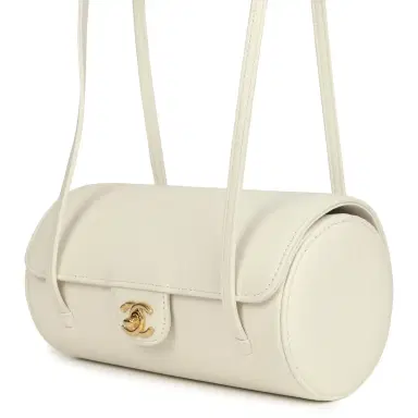 Chanel Chanel Preppy Coco Bowling Bag White Shiny Caviar Brushed Gold Hardware | Thumbnail 4 Chanel Chanel Preppy Coco Bowling Bag White Shiny Caviar Brushed Gold Hardware | Thumbnail 4