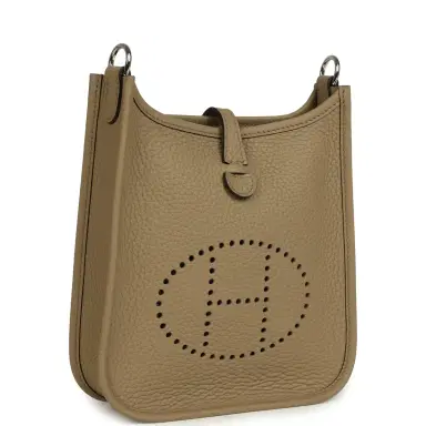 HERMÈS Hermes Evelyne TPM Beige Marfa Clemence Palladium Hardware | Thumbnail 2 HERMÈS Hermes Evelyne TPM Beige Marfa Clemence Palladium Hardware | Thumbnail 2