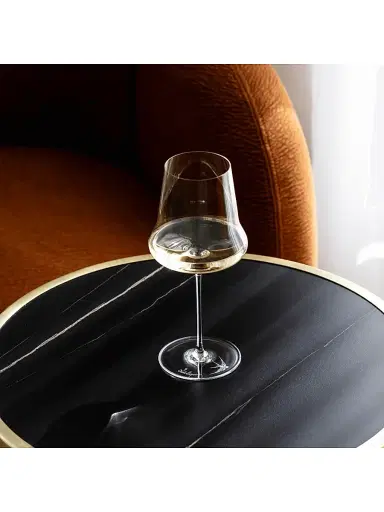 Lalique 1er Cru Wine Glasses 2-Piece Set | Thumbnail 4 Lalique 1er Cru Wine Glasses 2-Piece Set | Thumbnail 4