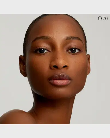 CLÉ DE PEAU BEAUTÉ Radiant Fluid Foundation Natural SPF 25, 1.1 oz. | Thumbnail 3 CLÉ DE PEAU BEAUTÉ Radiant Fluid Foundation Natural SPF 25, 1.1 oz. | Thumbnail 3