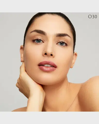 CLÉ DE PEAU BEAUTÉ Radiant Fluid Foundation Natural SPF 25, 1.1 oz. | Thumbnail 2 CLÉ DE PEAU BEAUTÉ Radiant Fluid Foundation Natural SPF 25, 1.1 oz. | Thumbnail 2