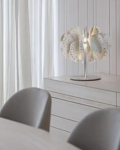 Lladro Nightbloom White Gold Table Lamp | Thumbnail 2 Lladro Nightbloom White Gold Table Lamp | Thumbnail 2