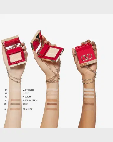Valentino Garavani VLTN Go-Clutch Bag with Refillable Finishing Powder | Thumbnail 2 Valentino Garavani VLTN Go-Clutch Bag with Refillable Finishing Powder | Thumbnail 2