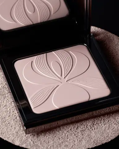 Sisley Paris Blur Expert | Thumbnail 6 Sisley Paris Blur Expert | Thumbnail 6
