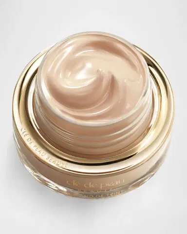 CLÉ DE PEAU BEAUTÉ The Foundation, SPF 22, 1 oz. | Thumbnail 3 CLÉ DE PEAU BEAUTÉ The Foundation, SPF 22, 1 oz. | Thumbnail 3