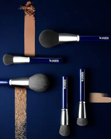 La Prairie Skin Caviar Complexion Essence-In-Foundation | Thumbnail 3 La Prairie Skin Caviar Complexion Essence-In-Foundation | Thumbnail 3