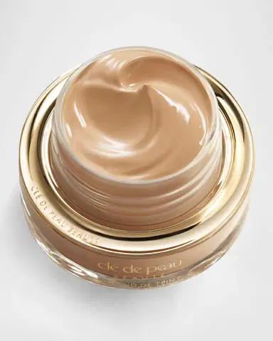 CLÉ DE PEAU BEAUTÉ The Foundation, SPF 22, 1 oz. | Thumbnail 3 CLÉ DE PEAU BEAUTÉ The Foundation, SPF 22, 1 oz. | Thumbnail 3
