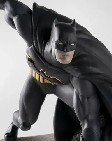 Lladro Limited Edition Batman Sculpture | Thumbnail 5 Lladro Limited Edition Batman Sculpture | Thumbnail 5