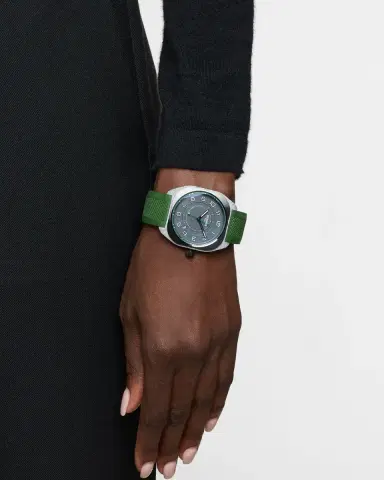 HERMÈS Hermès H08 Green Rubber Watch, 42 mm | Thumbnail 2 HERMÈS Hermès H08 Green Rubber Watch, 42 mm | Thumbnail 2