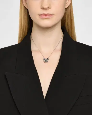 Boucheron 18K White Gold Fuzzy, the Leopard Pendant Necklace with Diamonds and Emeralds | Thumbnail 1 Boucheron 18K White Gold Fuzzy, the Leopard Pendant Necklace with Diamonds and Emeralds | Thumbnail 1