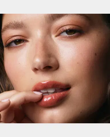 U BEAUTY 0.5 oz. The Plasma Lip Compound | Thumbnail 4 U BEAUTY 0.5 oz. The Plasma Lip Compound | Thumbnail 4