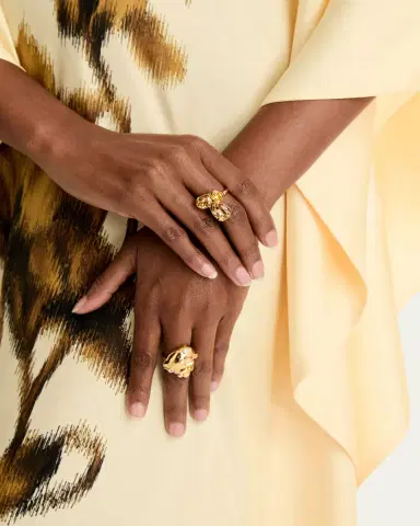Oscar de la Renta Seashell Rhinestone Ring | Thumbnail 2 Oscar de la Renta Seashell Rhinestone Ring | Thumbnail 2