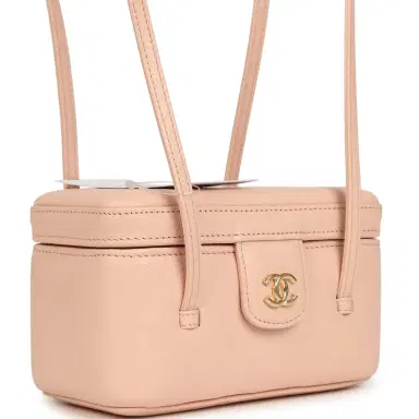 Chanel Chanel Preppy Coco Long Vanity with Straps Light Pink Shiny Caviar Brushed Gold Hardware | Thumbnail 2 Chanel Chanel Preppy Coco Long Vanity with Straps Light Pink Shiny Caviar Brushed Gold Hardware | Thumbnail 2