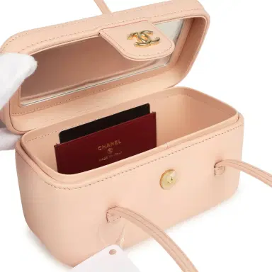 Chanel Chanel Preppy Coco Long Vanity with Straps Light Pink Shiny Caviar Brushed Gold Hardware | Thumbnail 8 Chanel Chanel Preppy Coco Long Vanity with Straps Light Pink Shiny Caviar Brushed Gold Hardware | Thumbnail 8