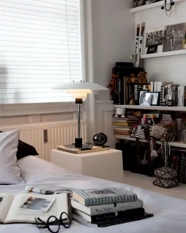Louis Poulsen PH 4/3 White Glass Table Lamp | Thumbnail 4 Louis Poulsen PH 4/3 White Glass Table Lamp | Thumbnail 4