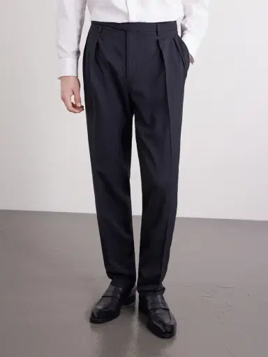 Boglioli Straight-Leg Pleated Virgin Wool Trousers - Men | Thumbnail 3 Boglioli Straight-Leg Pleated Virgin Wool Trousers - Men | Thumbnail 3