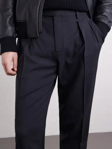 Boglioli Straight-Leg Pleated Virgin Wool Trousers - Men | Thumbnail 5 Boglioli Straight-Leg Pleated Virgin Wool Trousers - Men | Thumbnail 5