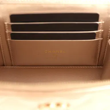 Chanel Chanel Small Top Handle Vanity Case With Chain Metallic Copper Shiny Caviar Light Gold Hardware | Thumbnail 10 Chanel Chanel Small Top Handle Vanity Case With Chain Metallic Copper Shiny Caviar Light Gold Hardware | Thumbnail 10