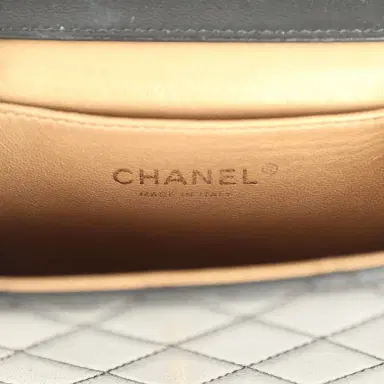 Chanel Pre-owned Chanel Chic Pearls Flap Bag Black Calfskin Brushed Gold Hardware | Thumbnail 9 Chanel Pre-owned Chanel Chic Pearls Flap Bag Black Calfskin Brushed Gold Hardware | Thumbnail 9