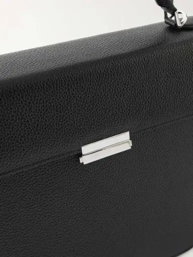 TOTEME Clip Textured-leather Shoulder Bag | Thumbnail 5 TOTEME Clip Textured-leather Shoulder Bag | Thumbnail 5