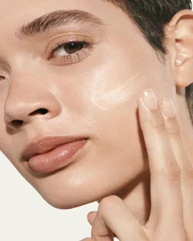 La Mer The Regenerating Serum, 1.0 oz. | Thumbnail 3 La Mer The Regenerating Serum, 1.0 oz. | Thumbnail 3