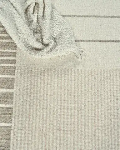 Exquisite Rugs Castine Hand-Tufted Beige Rug | Thumbnail 7 Exquisite Rugs Castine Hand-Tufted Beige Rug | Thumbnail 7