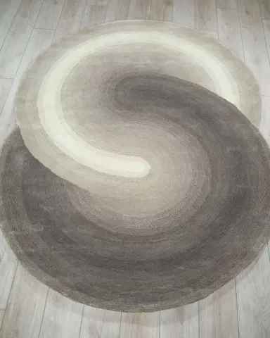 Exquisite Rugs Mitomo Hand-Tufted Charcoal & Ivory Shaped Rug | Thumbnail 4 Exquisite Rugs Mitomo Hand-Tufted Charcoal & Ivory Shaped Rug | Thumbnail 4