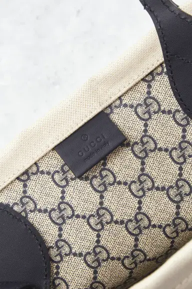 Gucci Logo Tote Bag | Thumbnail 8 Gucci Logo Tote Bag | Thumbnail 8