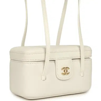 Chanel Chanel Preppy Coco Long Vanity with Straps White Shiny Caviar Brushed Gold Hardware | Thumbnail 2 Chanel Chanel Preppy Coco Long Vanity with Straps White Shiny Caviar Brushed Gold Hardware | Thumbnail 2