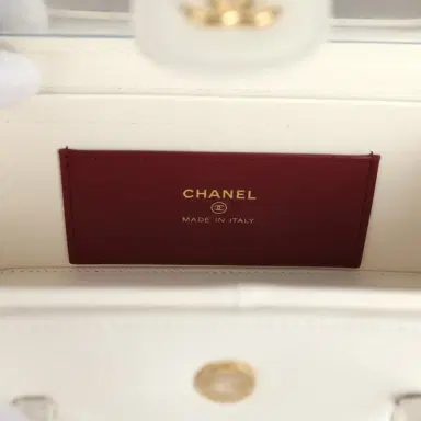 Chanel Chanel Preppy Coco Long Vanity with Straps White Shiny Caviar Brushed Gold Hardware | Thumbnail 10 Chanel Chanel Preppy Coco Long Vanity with Straps White Shiny Caviar Brushed Gold Hardware | Thumbnail 10