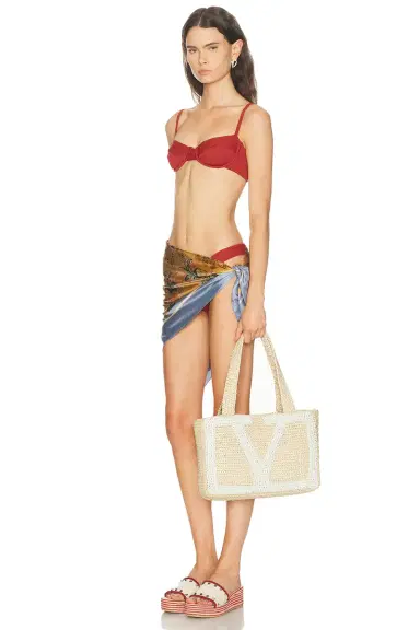 Valentino Garavani Crochet Raffia Viva Superstar Medium Tote Bag | Thumbnail 2 Valentino Garavani Crochet Raffia Viva Superstar Medium Tote Bag | Thumbnail 2