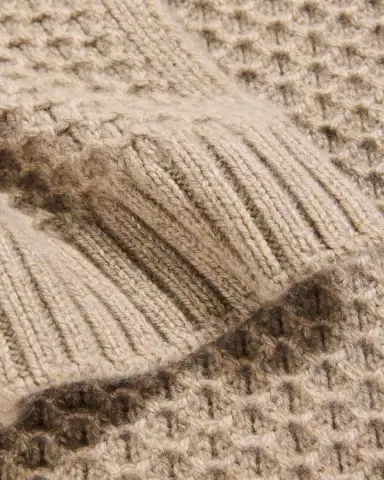 Loro Piana Jungfrau Baby Cashmere Scarf | Thumbnail 4 Loro Piana Jungfrau Baby Cashmere Scarf | Thumbnail 4