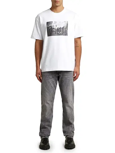 G-Star Men's Graphic Relaxed T-Shirt - White | Thumbnail 2 G-Star Men's Graphic Relaxed T-Shirt - White | Thumbnail 2