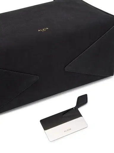 Alaïa Women's Le Bouledogue Nubuck Shoulder Bag - Noir | Thumbnail 5 Alaïa Women's Le Bouledogue Nubuck Shoulder Bag - Noir | Thumbnail 5