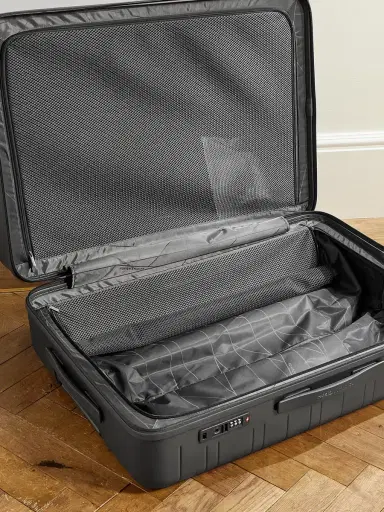 Horizn Studios H7 Essential Hardshell Check-In Suitcase - Men | Thumbnail 3 Horizn Studios H7 Essential Hardshell Check-In Suitcase - Men | Thumbnail 3
