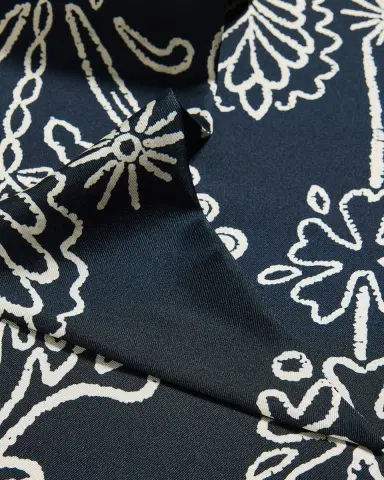 Giorgio Armani Men's Floral Artwork Silk Neck Scarf | Thumbnail 7 Giorgio Armani Men's Floral Artwork Silk Neck Scarf | Thumbnail 7