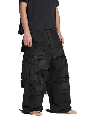 Balenciaga Men's Distressed Large Cargo Pants | Thumbnail 4 Balenciaga Men's Distressed Large Cargo Pants | Thumbnail 4