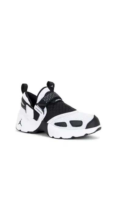 Jordan Trunner LX Sneaker | Thumbnail 2 Jordan Trunner LX Sneaker | Thumbnail 2