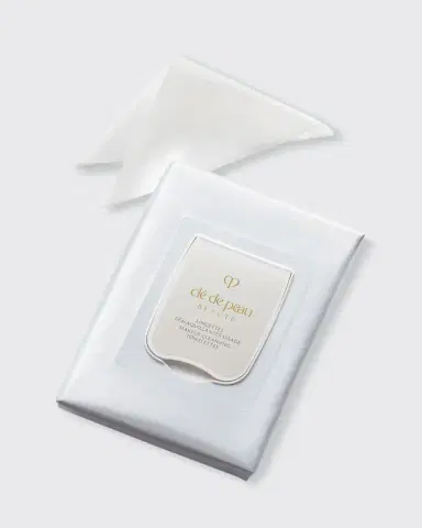 Clé de Peau Beauté Makeup Cleansing Towelettes, 50 ct. | Thumbnail 4 Clé de Peau Beauté Makeup Cleansing Towelettes, 50 ct. | Thumbnail 4