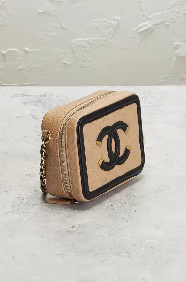 Chanel Chanel Filigree Chain Vanity Clutch | Thumbnail 4 Chanel Chanel Filigree Chain Vanity Clutch | Thumbnail 4